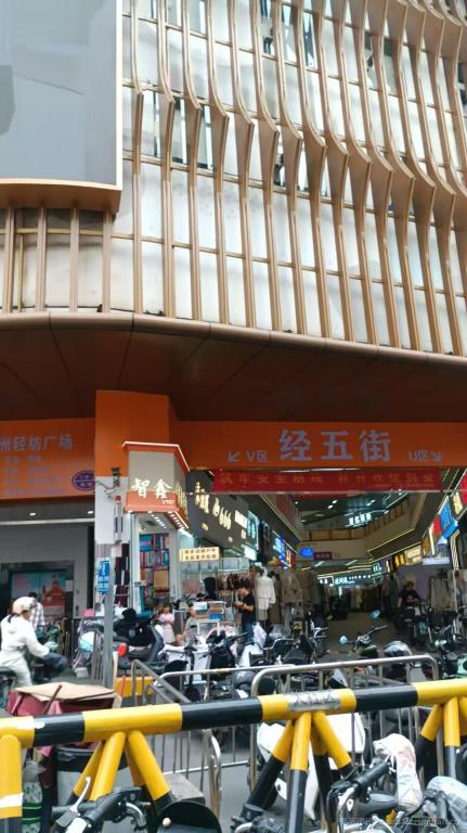 广州海珠区中大九州轻纺广场，监控通讯输光纤熔接